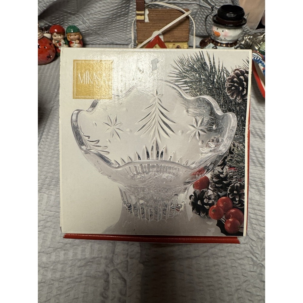 NEW IN‎ BOX Mikasa  Christmas Night  Crystal Collection 6" Footed Bowl